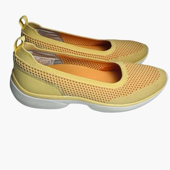 Vionic Women's Kallie Knit Slip-Ons - Picture 5 of 7